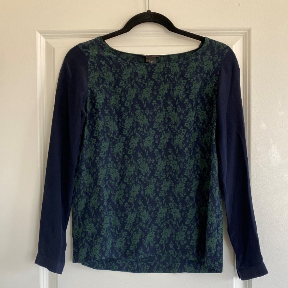 Club Monaco 100% silk long sleeve blouse (XS)